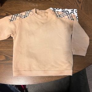 Authentic Burberry sweater 18 moths